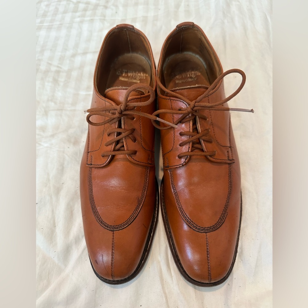 E. T. Wright “Masters Collection” Lace Ups Size 9 AA British Tan